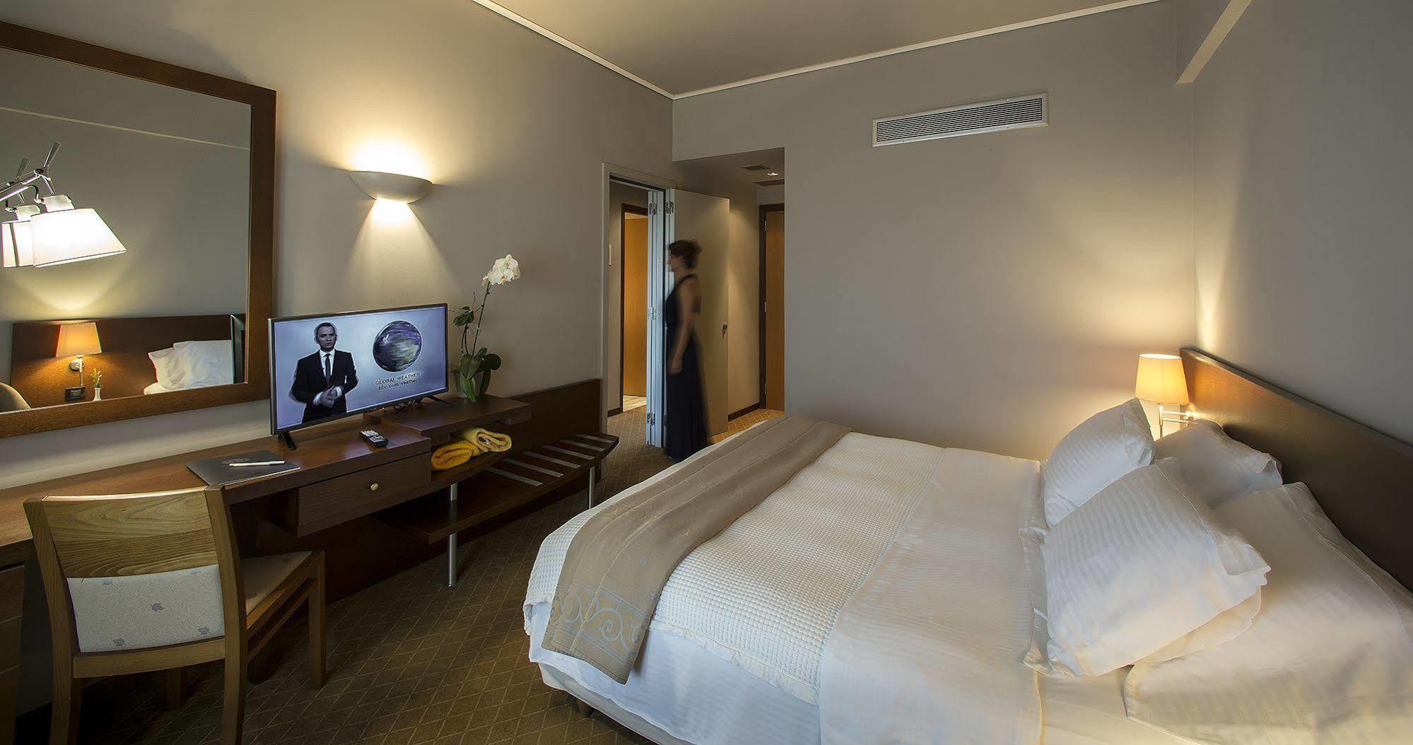 Dekelia Hotel Ateny Zewnętrze zdjęcie